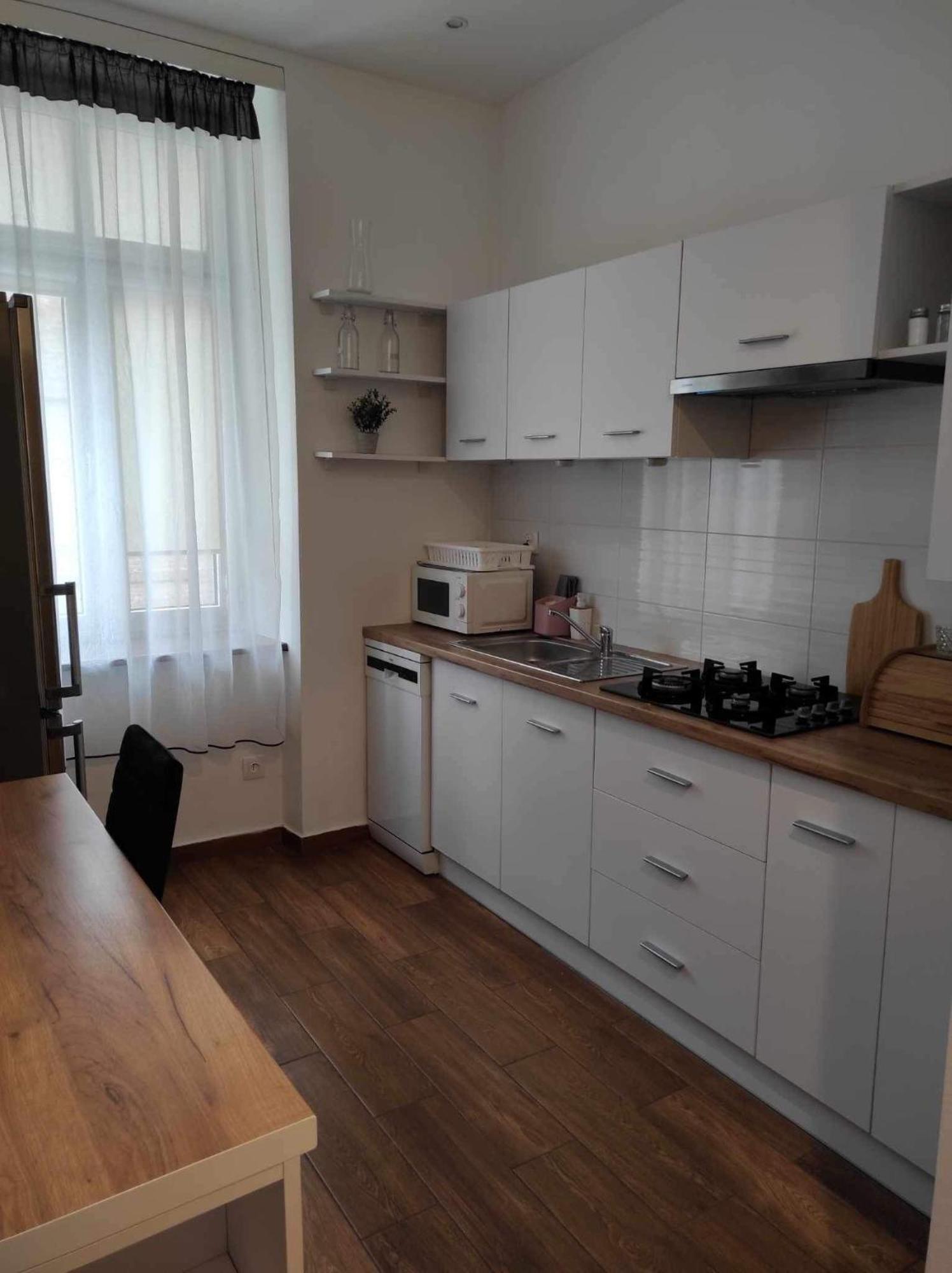 Tatarska 6 *